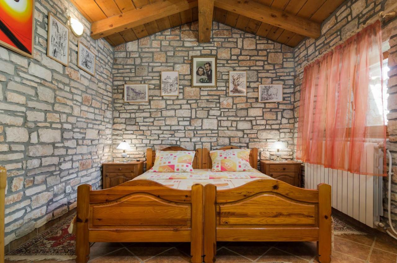 Apartments Marija & Pepa โรวีน ภายนอก รูปภาพ